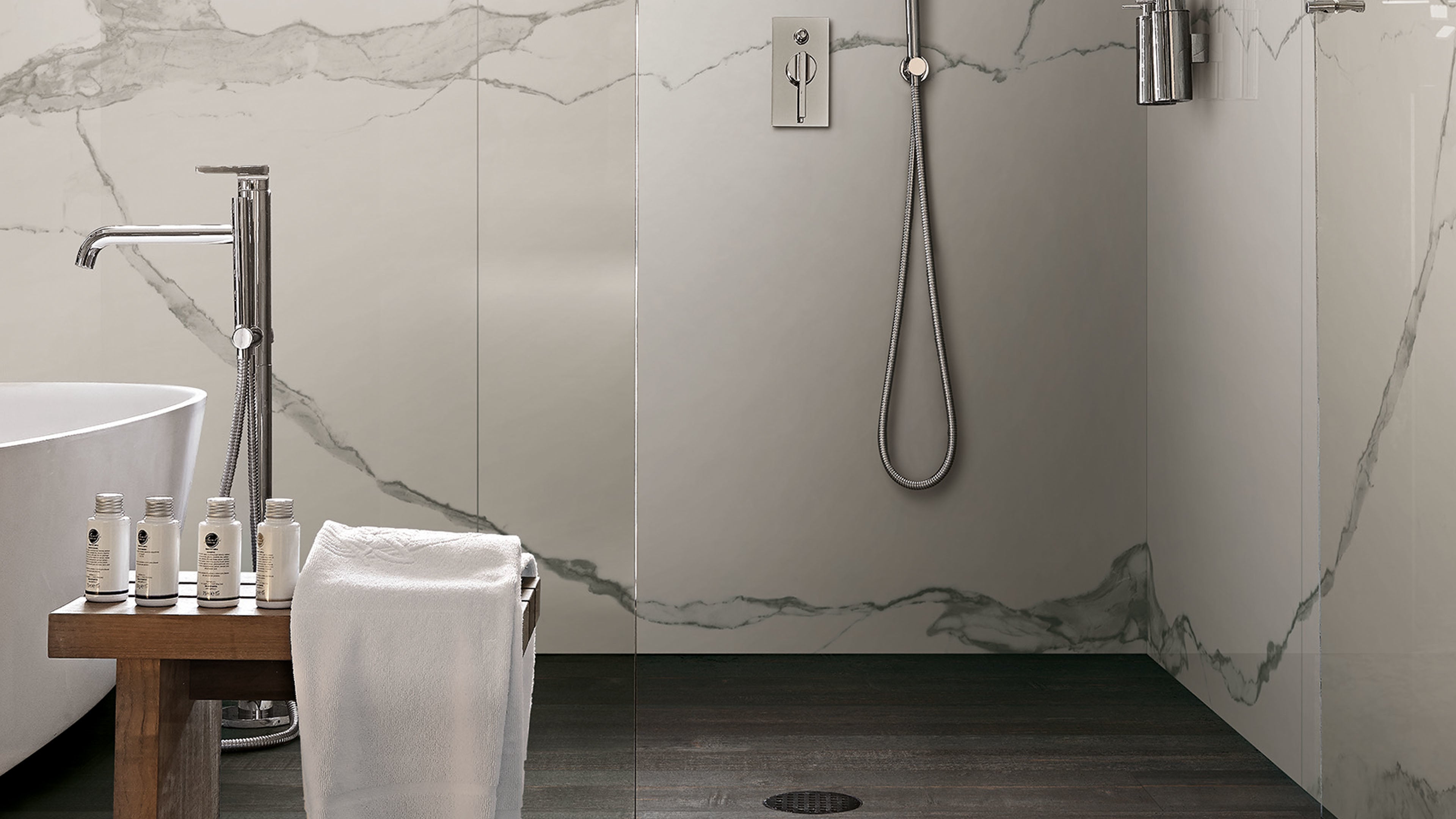 Douglas & Jones - Magnum vloer- en wandtegel Statuario Glans